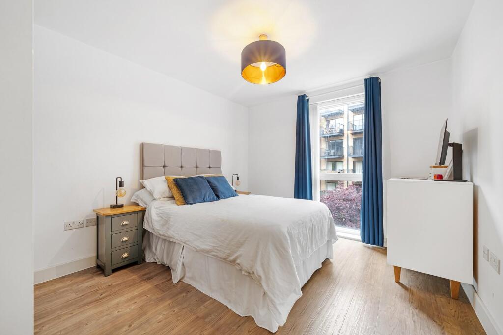 Bedroom 1.jpg