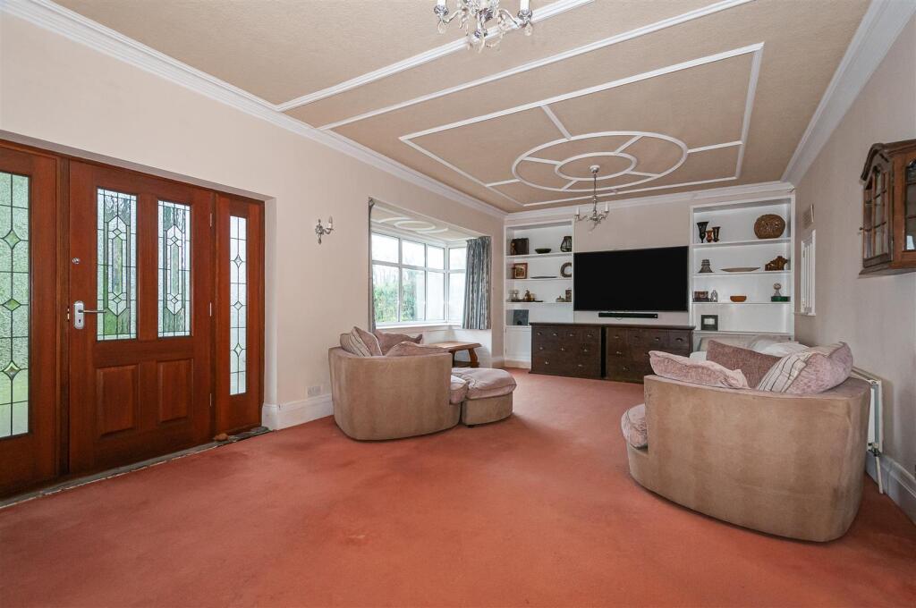 112 HOOK ROAD2.jpg