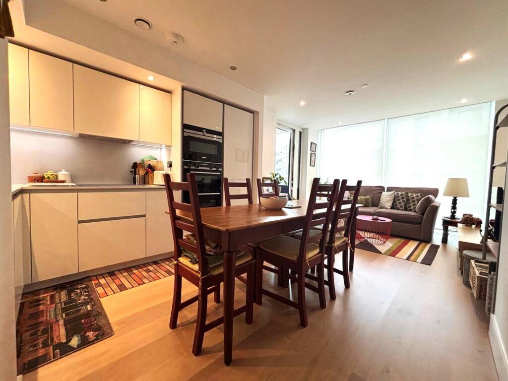 Kitchen/Living Area