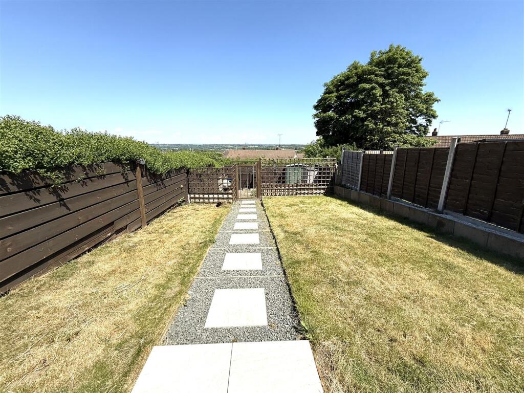 8 hislop rear 4.jpeg