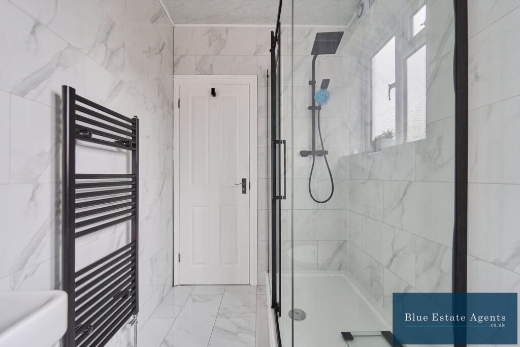 Ground Floor Shower &amp; WC Suite