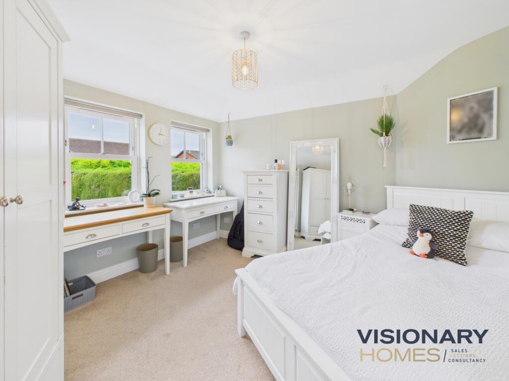 CAM03522G0-PR0220-STILL037