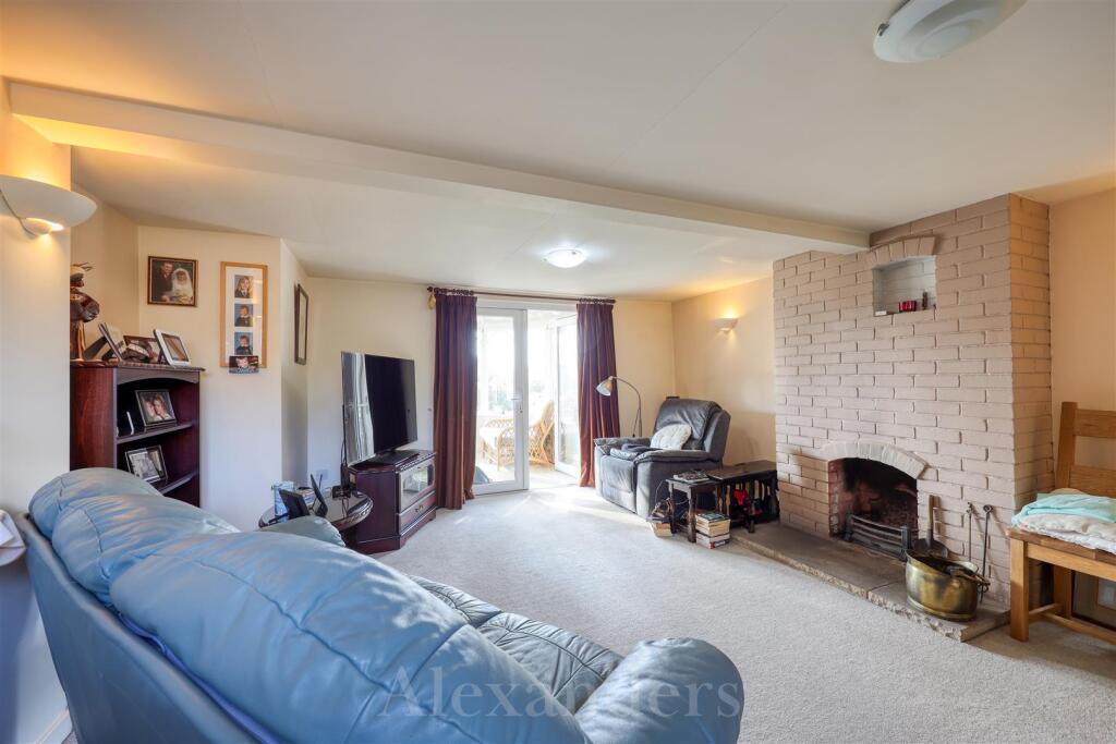 Rainbow Cottage-11.jpg