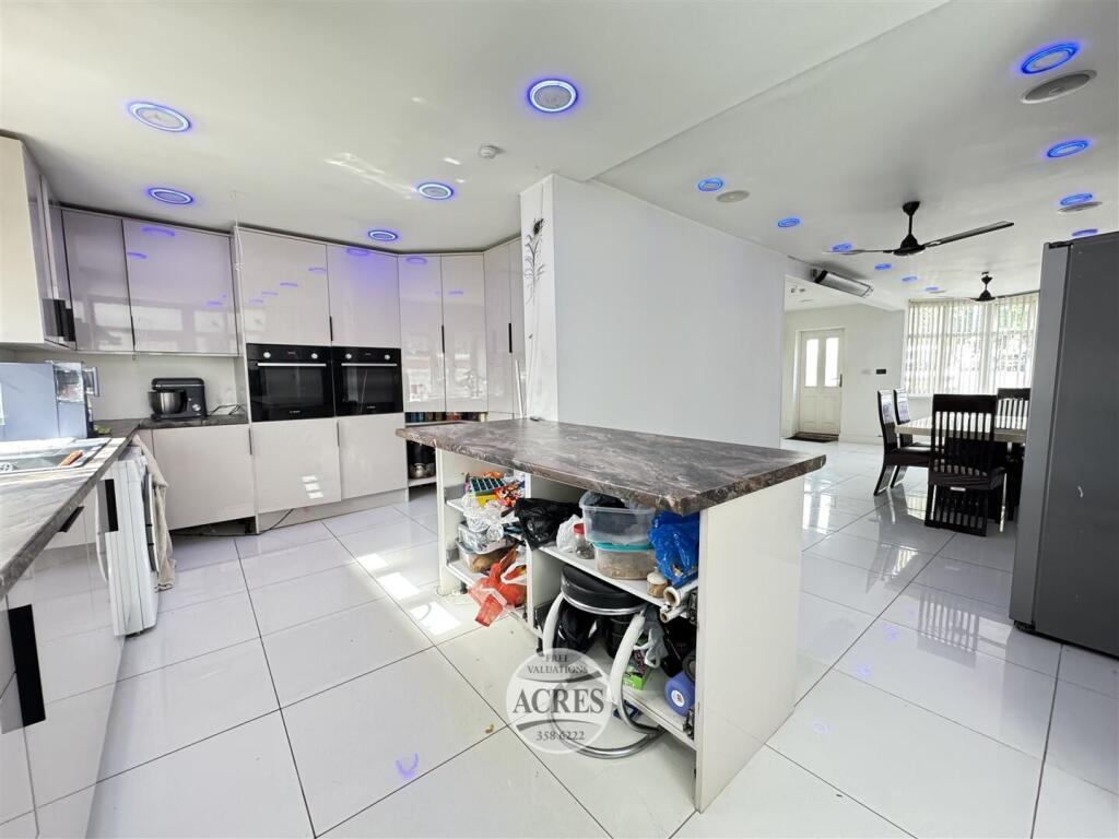 IMG_1556 (Large).jpg