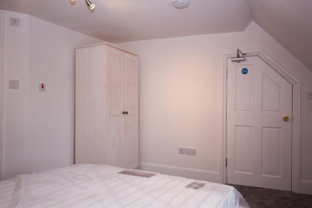 Room4 (6).jpg
