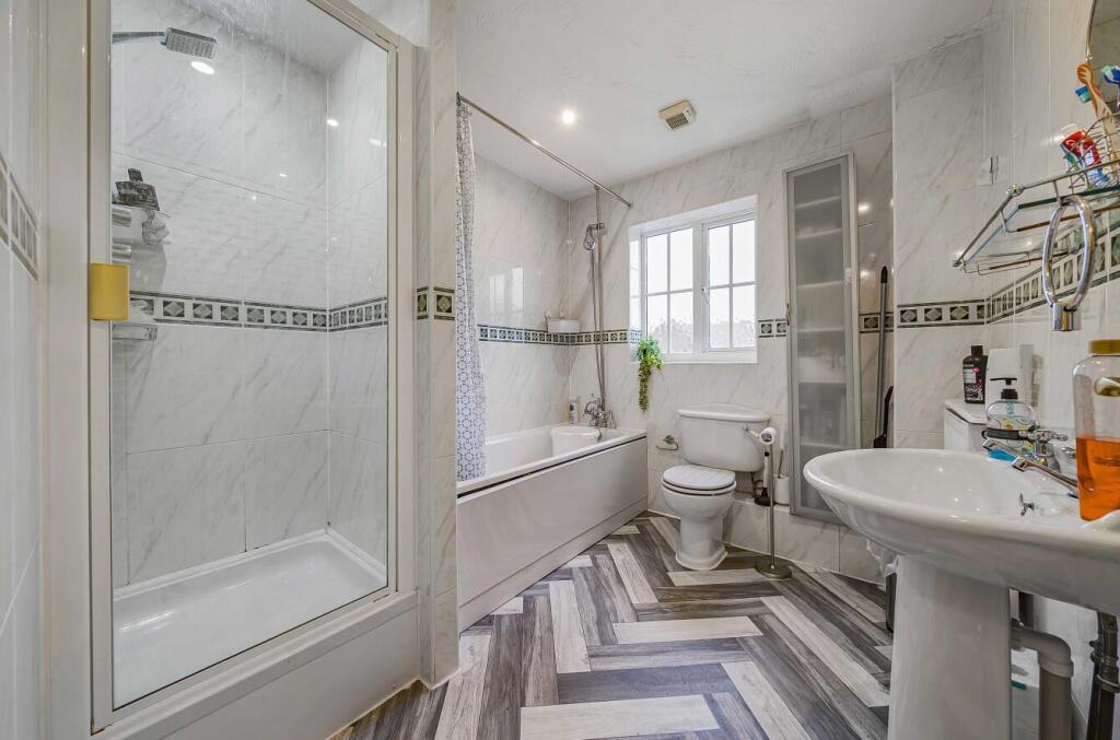 40 Durrell Drive, Rugby