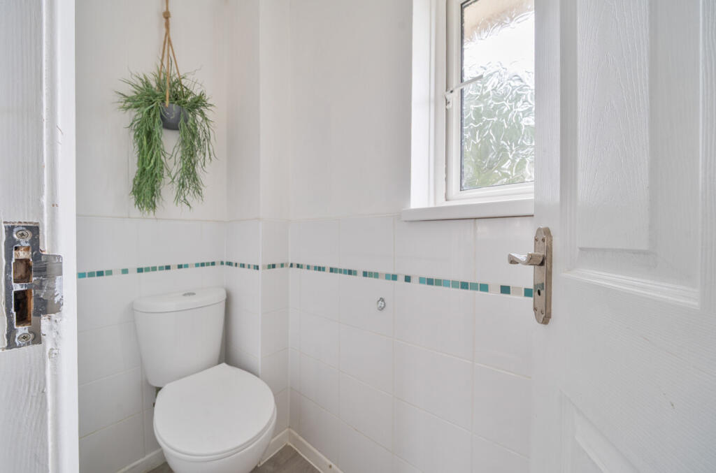 1395209-11-695f96...