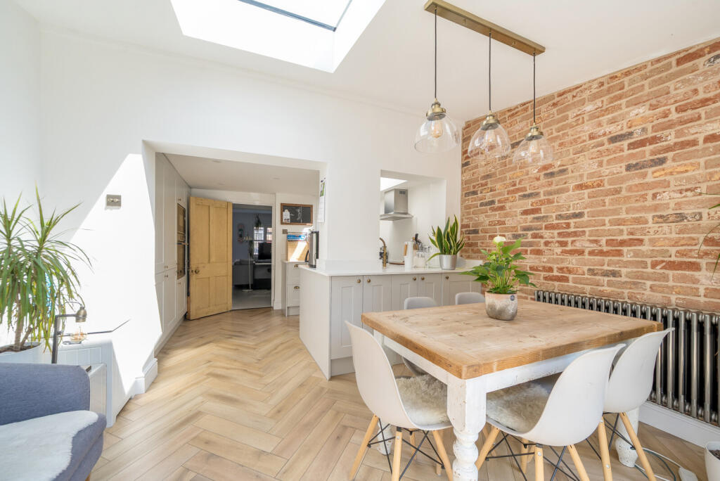 1311602-6-68665d1...