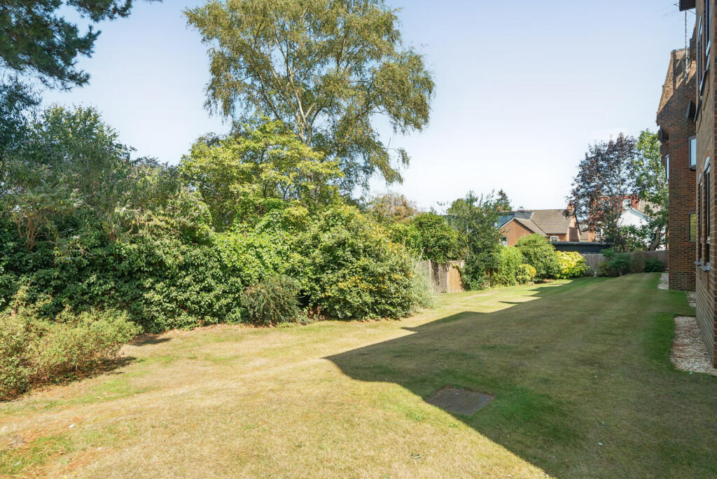 1339640-4-689f25b...