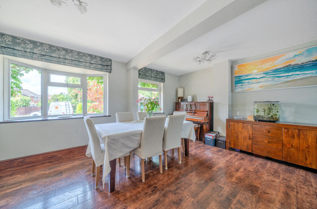 1323962-31-68752f...