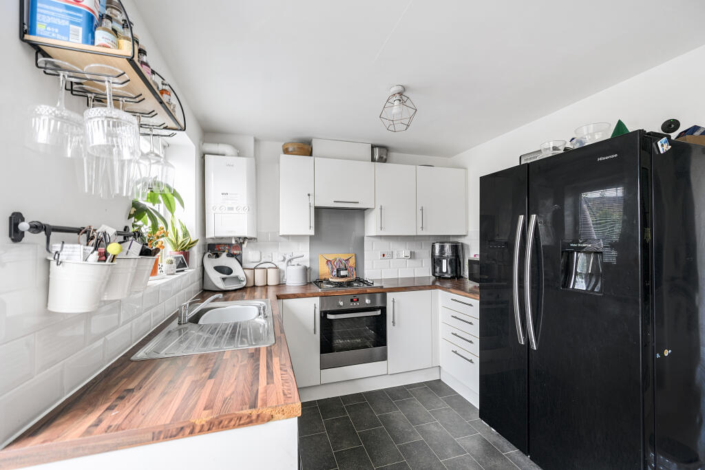 1413238285687618526e1db14