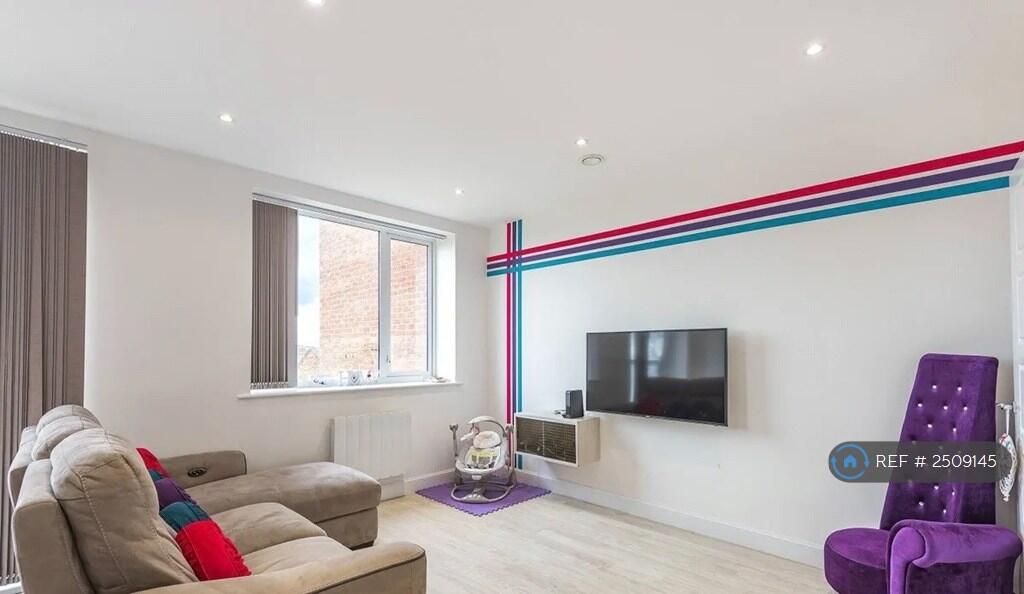 Bright Reception/Dining Room With Juliet Balcony