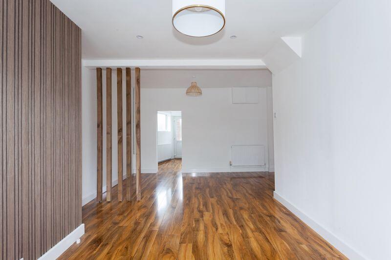 LOUNGE THROUGH DINNER