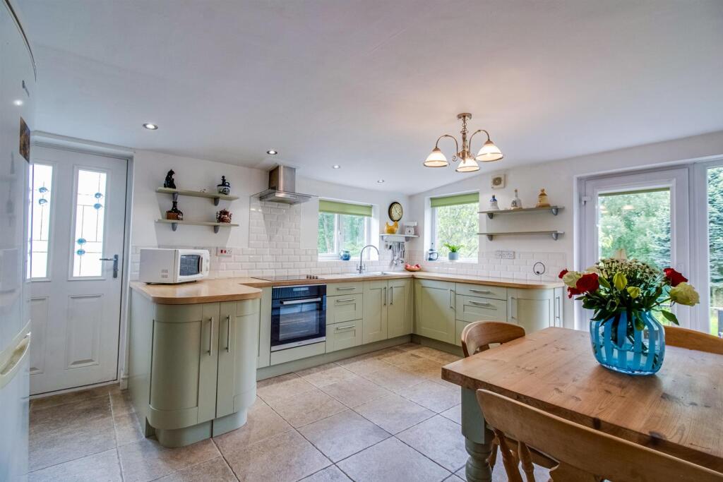 KITCHEN/DINER