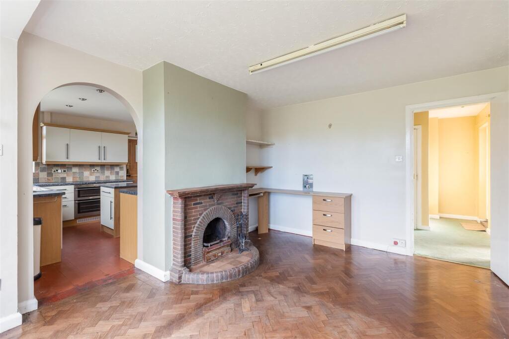 Hemsworth Lodge Dining Room-2.jpg