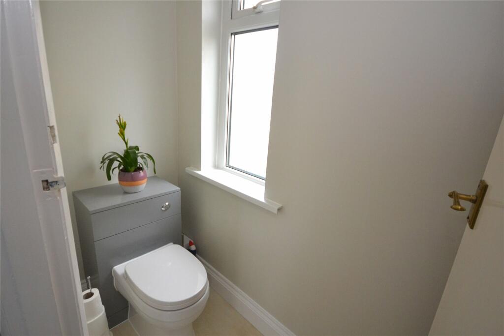 Cloakroom/Wc