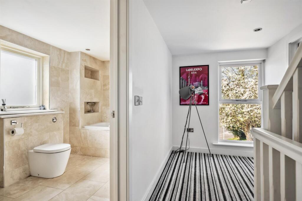 First floor landing.jpg