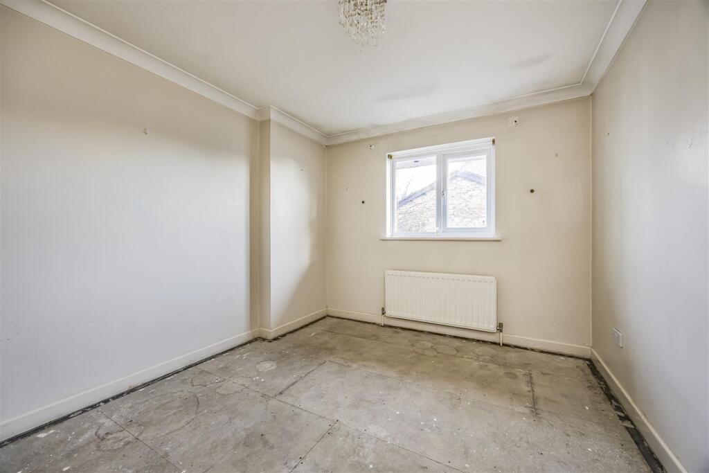 16 Brecon Close, New Milton-PorticoMarketing-O'Har