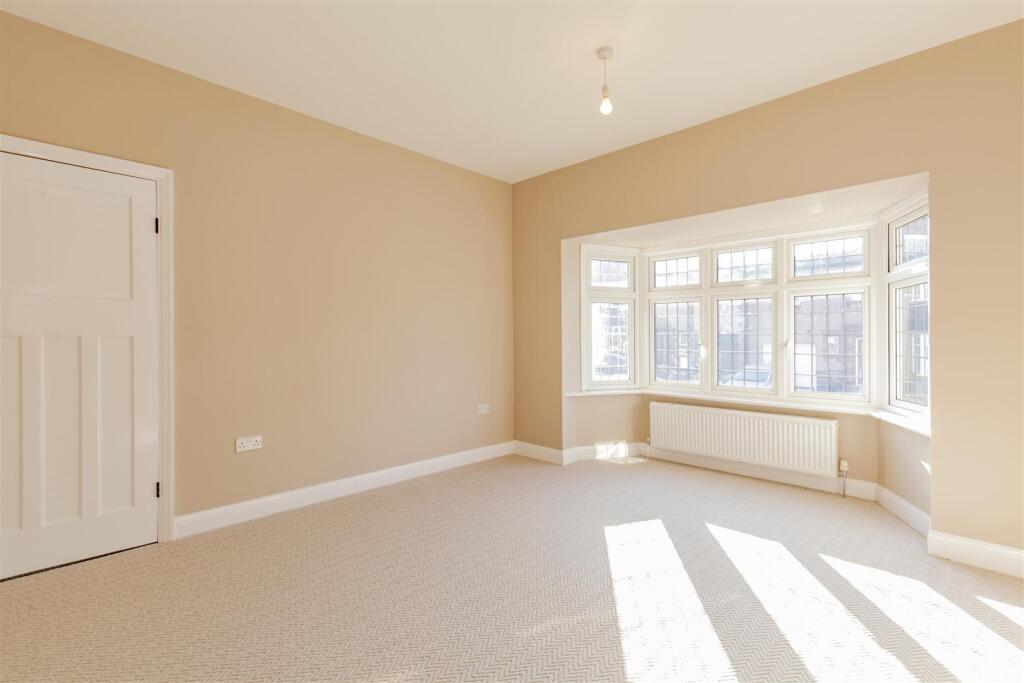 Bedroom 1-2.jpg