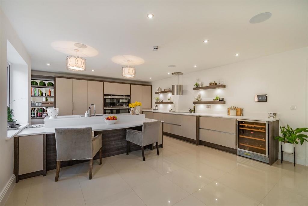 8496165-interior17.jpg