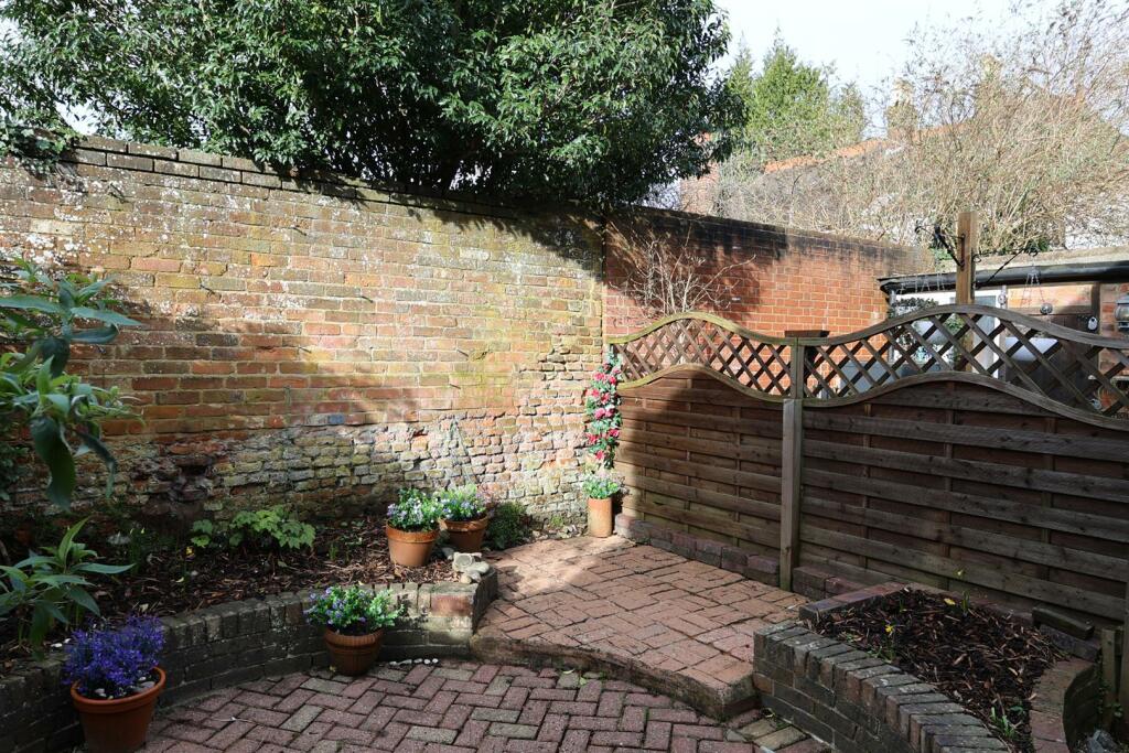 COURTYARD GARDEN (2)