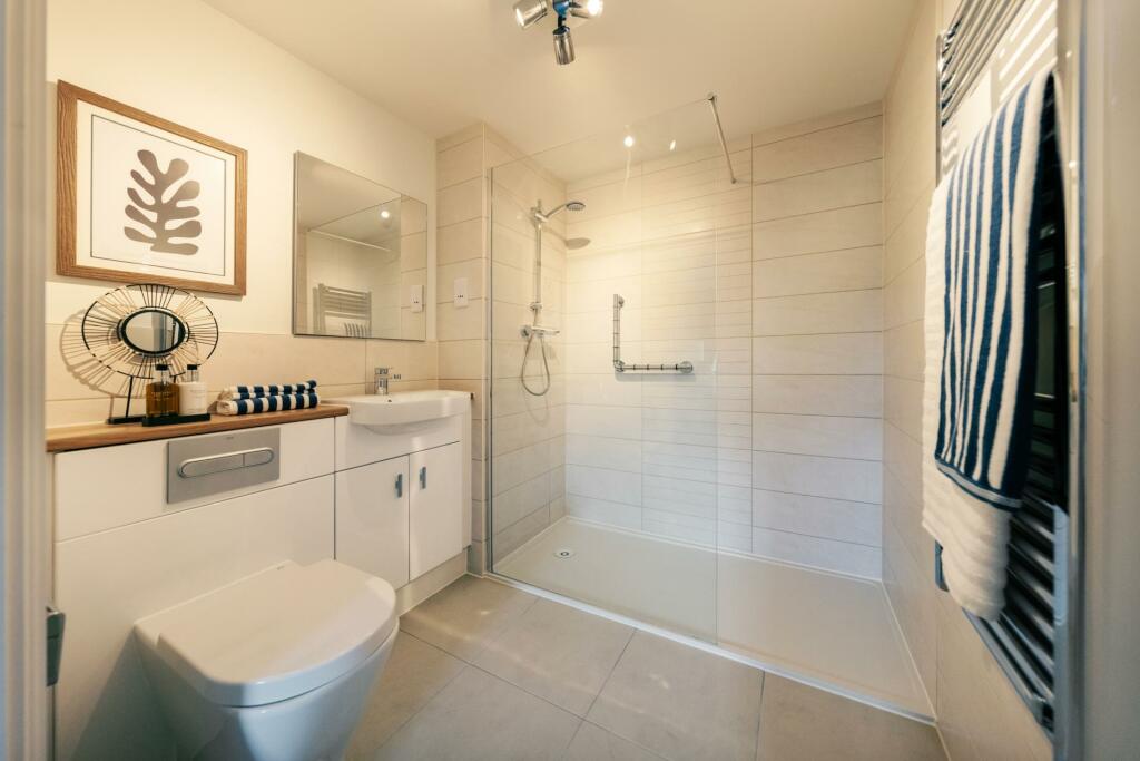Show Apartment Shower Room  