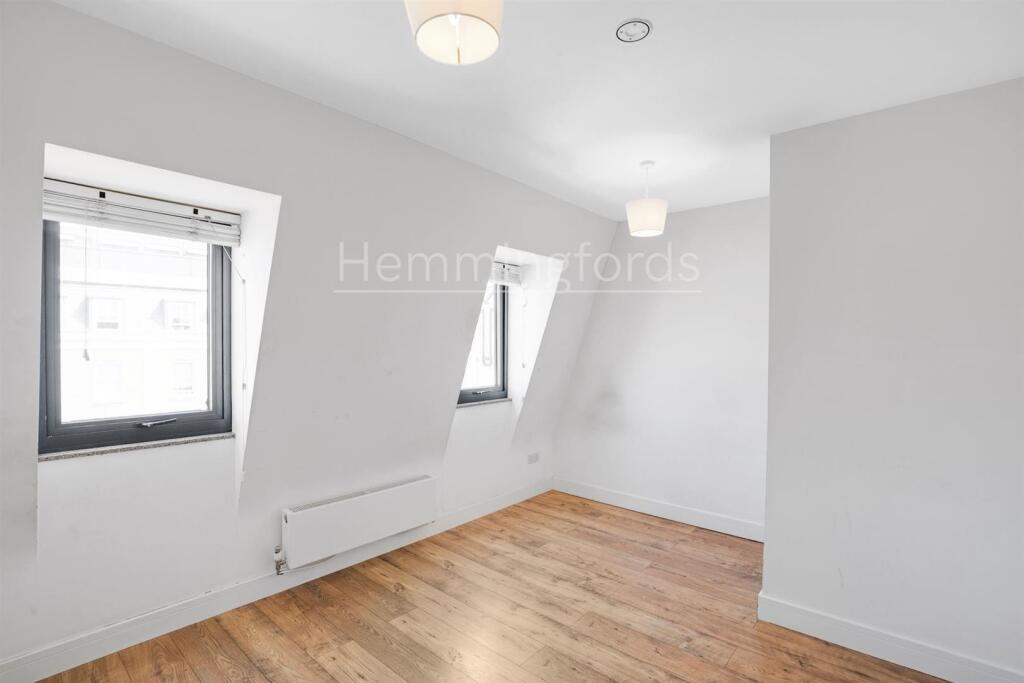 14-762d83570-HMF-JJ-Kingsland Rd-22-medium.jpg