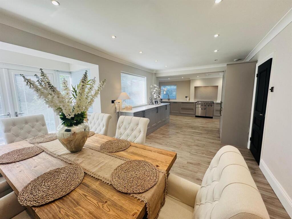 Kitchen Diner Family Room