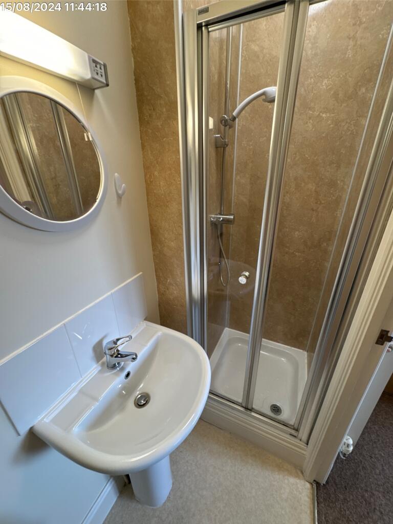 Flat2Upper58AlmaRoad-Ensuite4-13882320-49-0