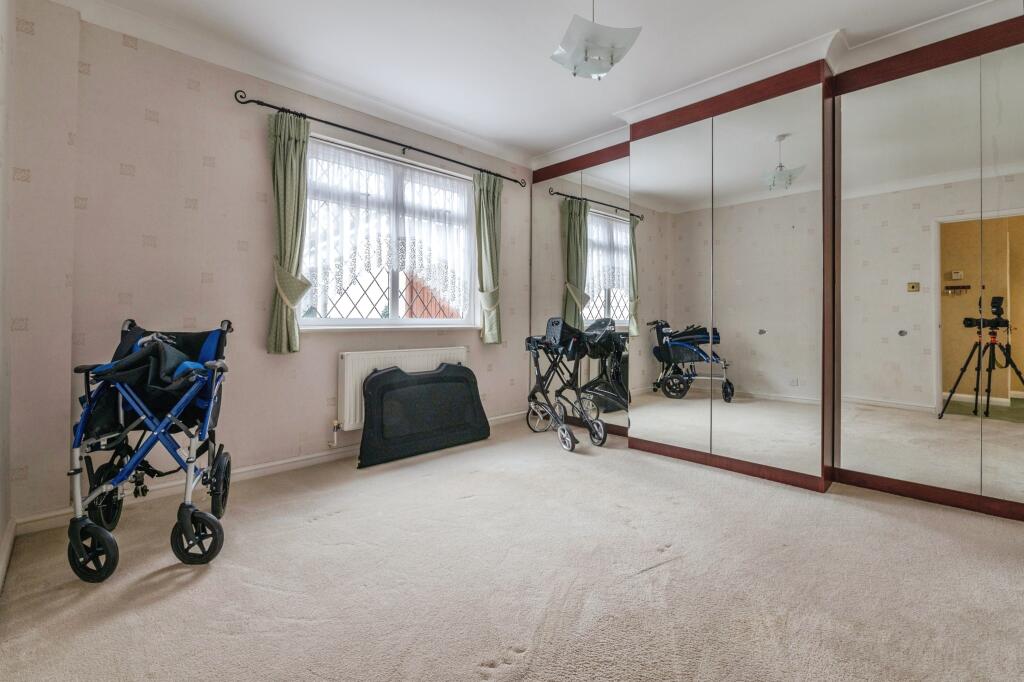 28victoriaroadlaindonbasildonss156aw-9