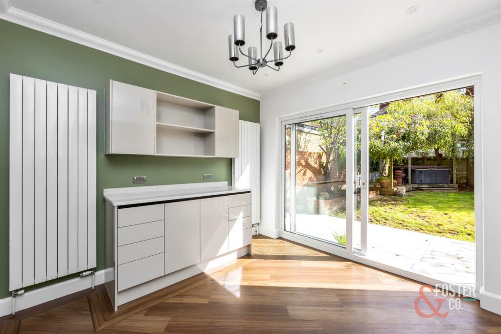 Braemore Road, 77-017.jpg