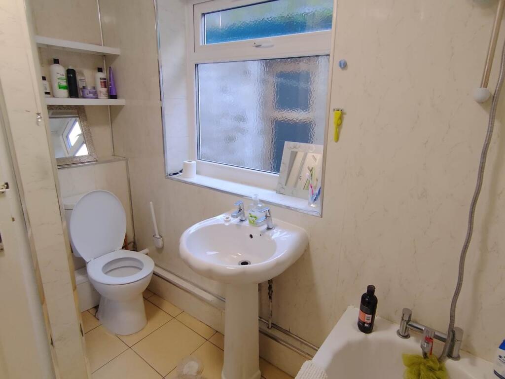 Ground floor bathroo