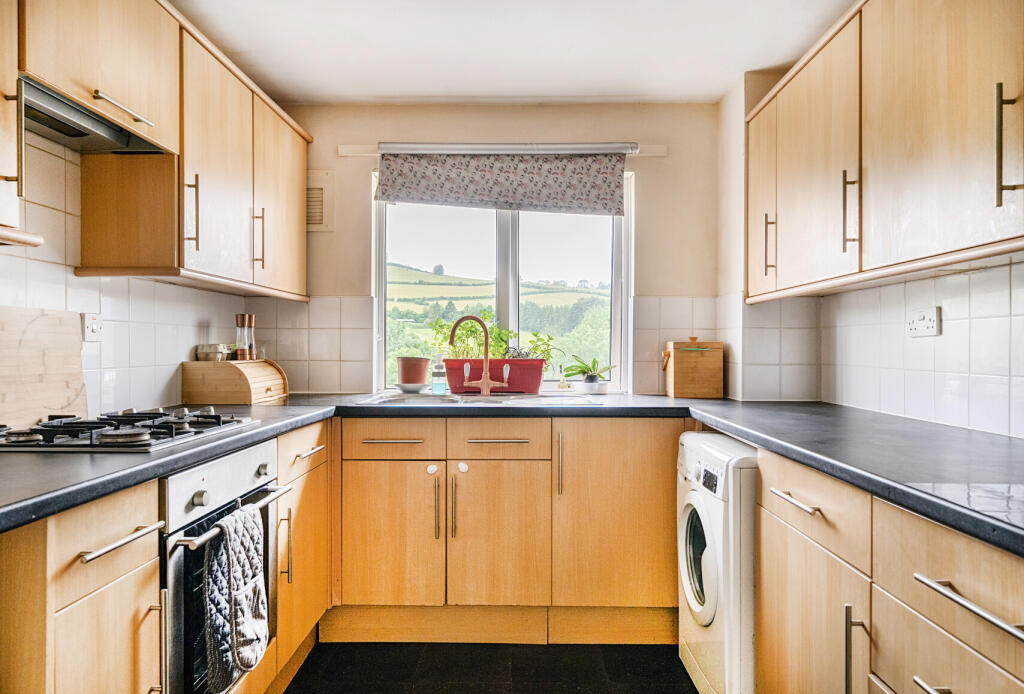 1298607-11-6831a4...