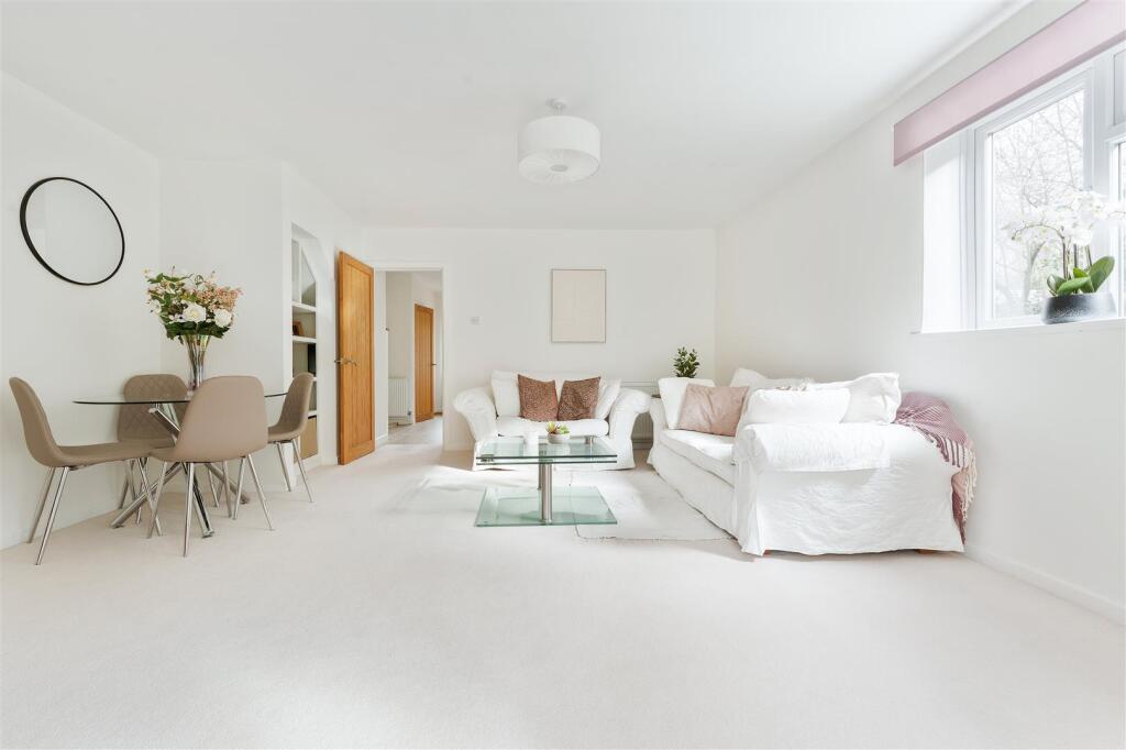 1 Milburn Close-13.jpg