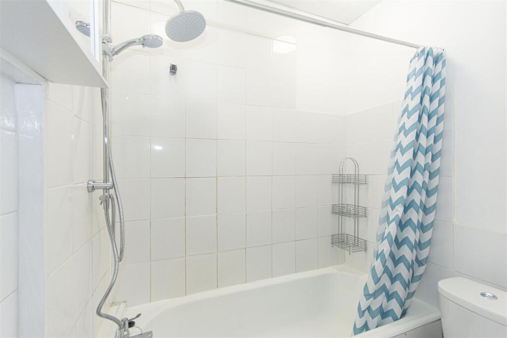 Gassiot Road SW17 (6).jpg