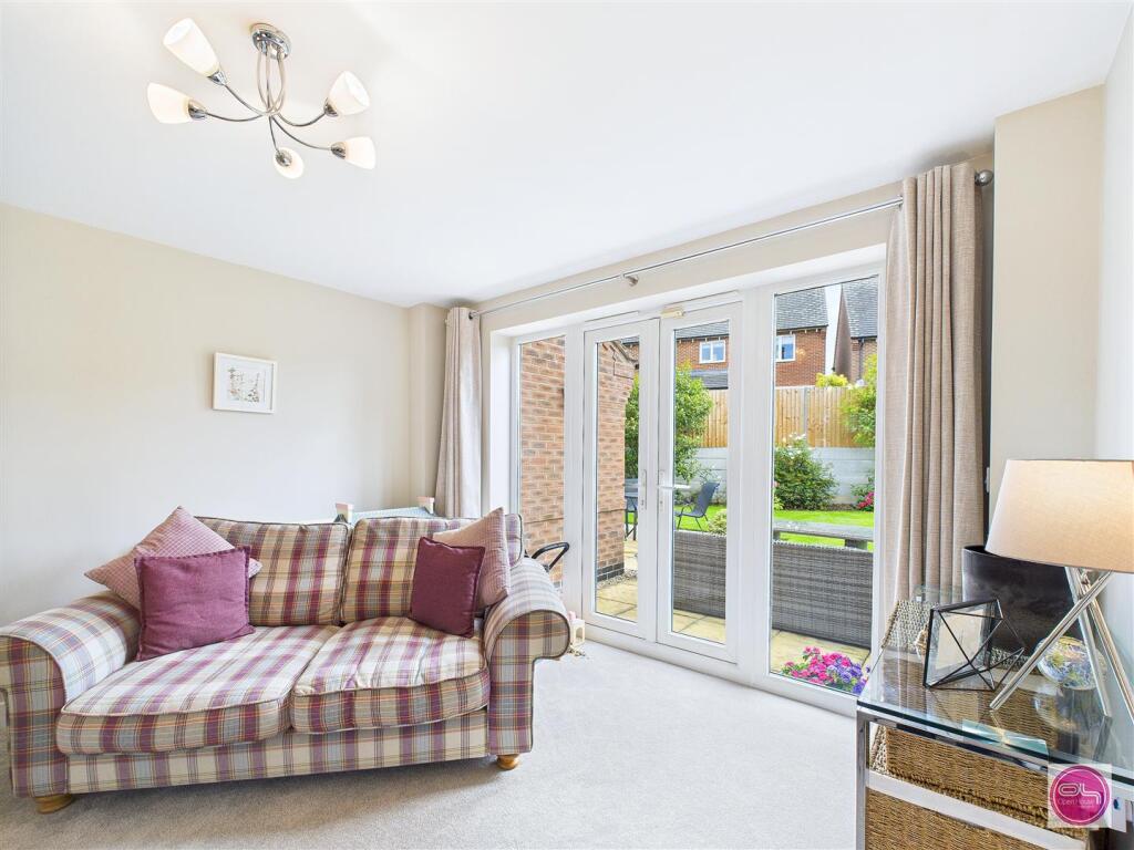 Henley Grove, Church Gresley (3).jpg