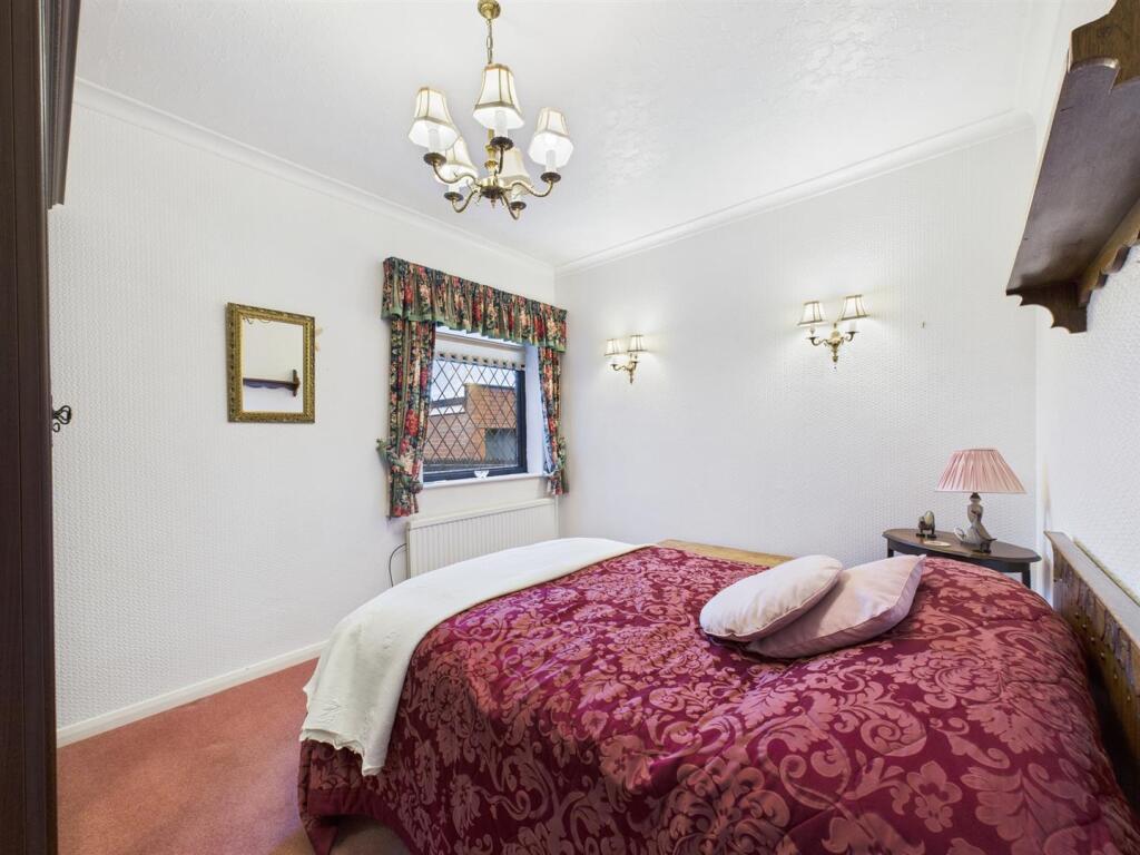 Bedroom: