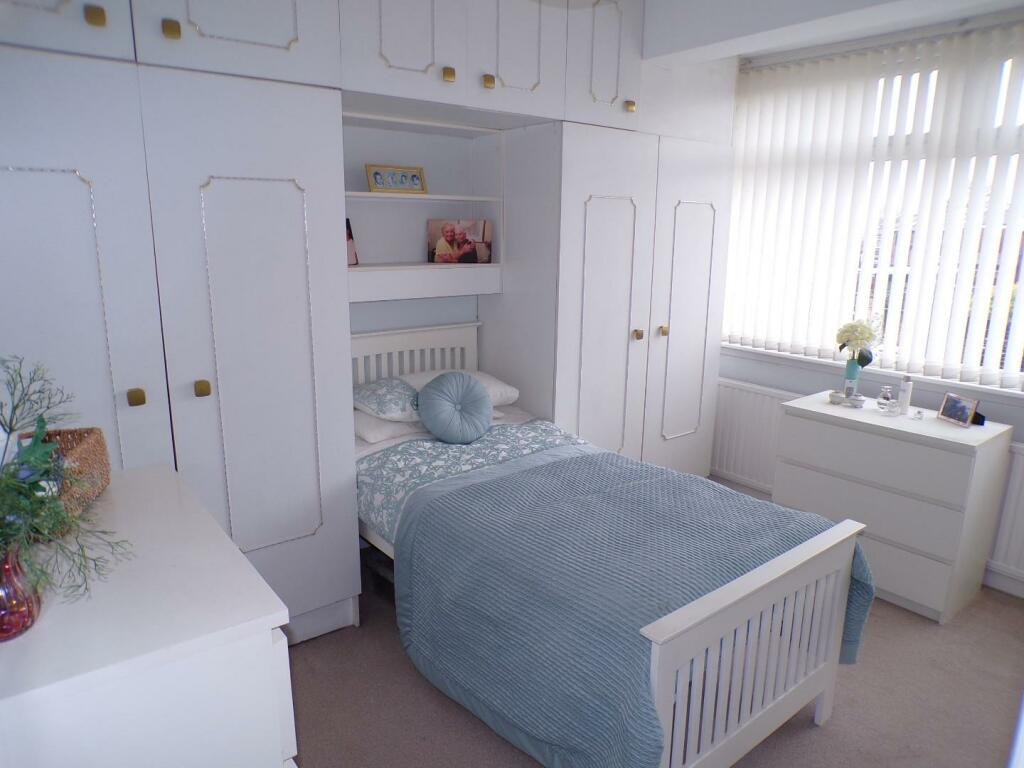 ShirleyAve1bed1.JPG