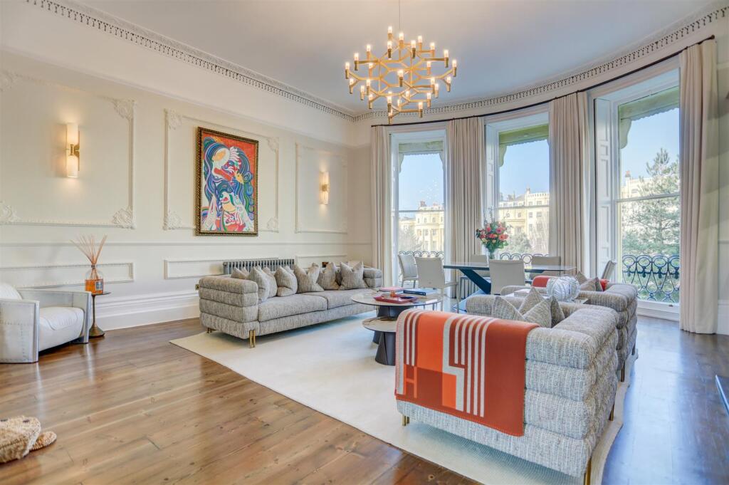 Living Room 6.jpg