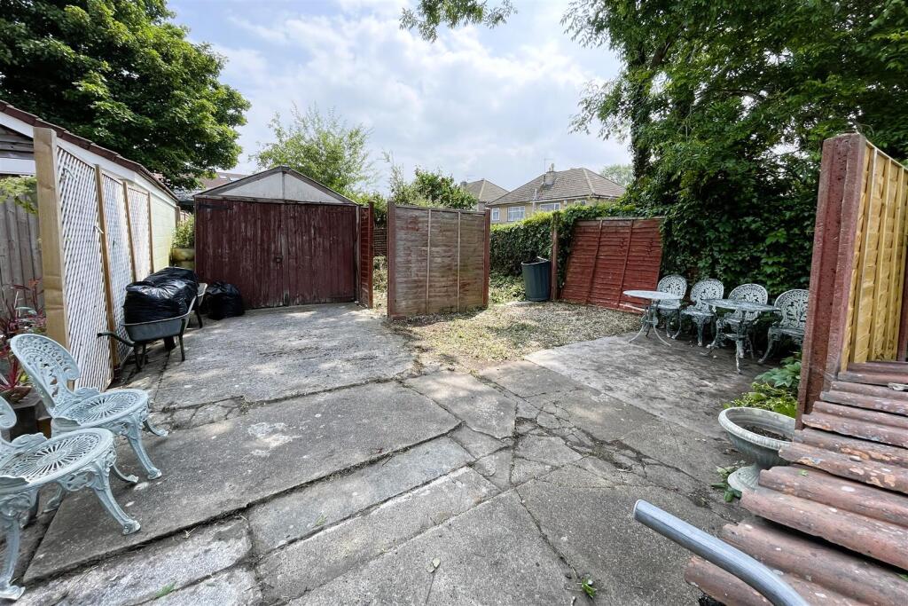 8 Kensington Road, St George, Bristol BS5 7NB | Fr