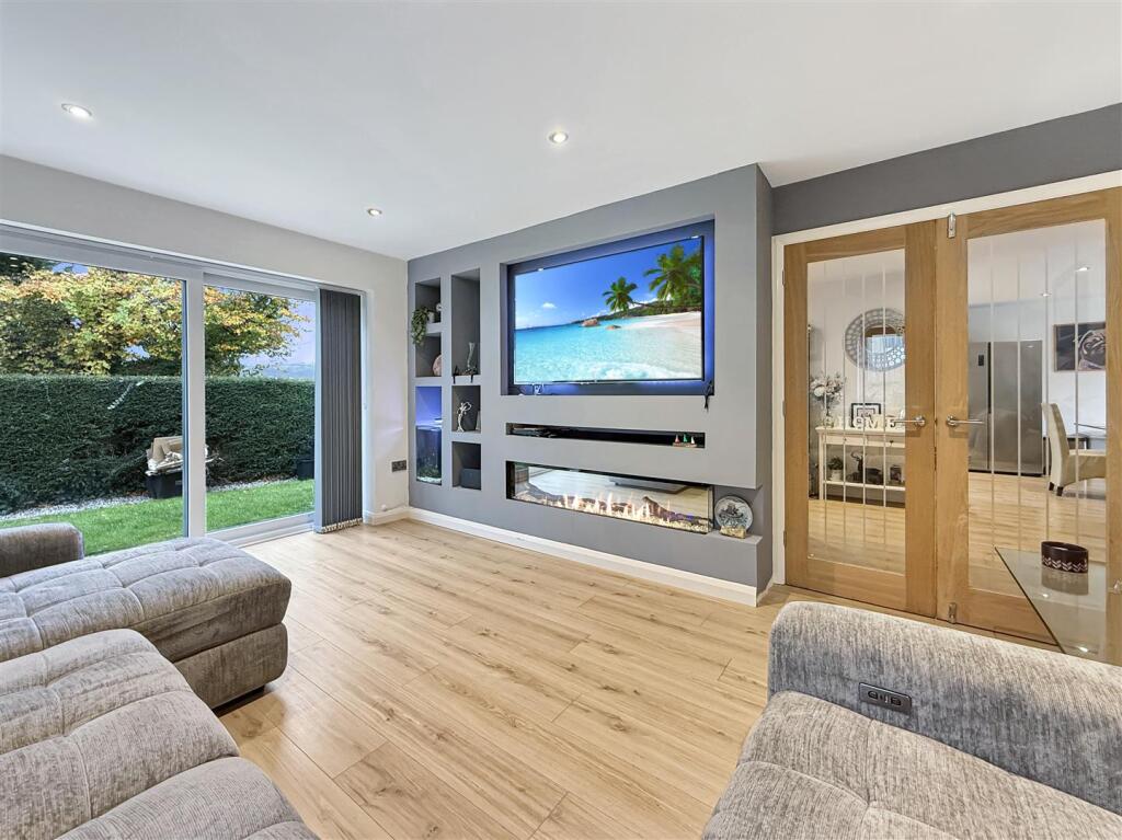 Louge Towards Fire.JPG