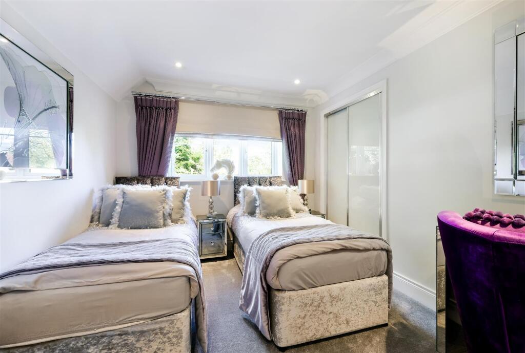 KENMORE CLOSE, 1 EXTRA-32.jpg