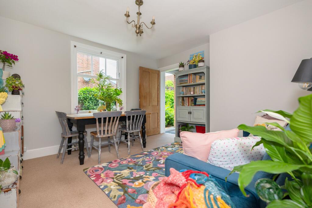 Lounge / Dining Room