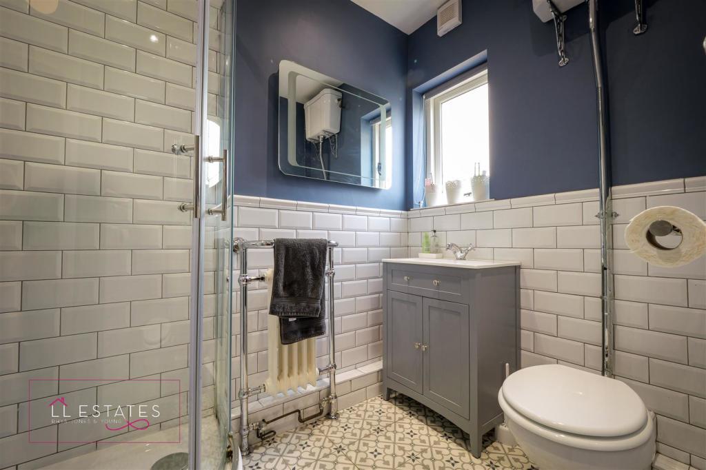 shower room 36.jpg