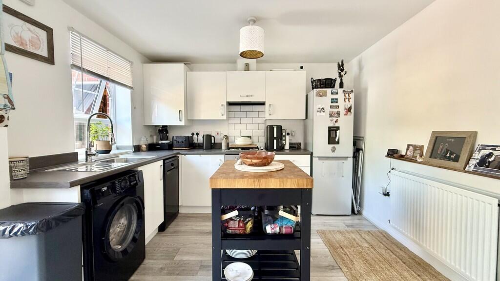 Kitchen/dining ro...