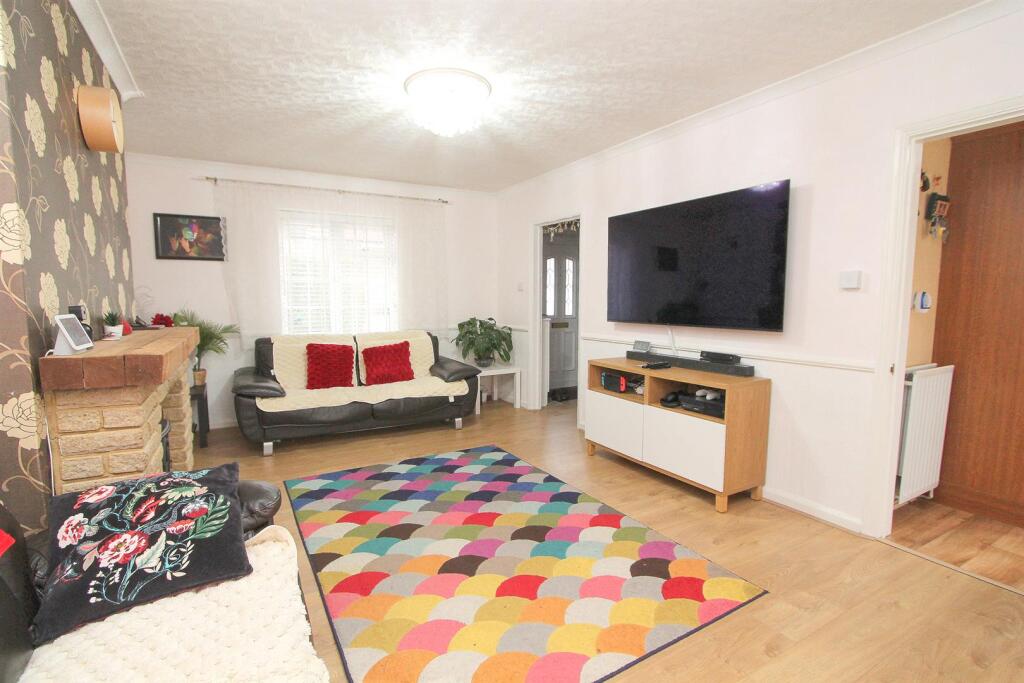 lounge b.jpg