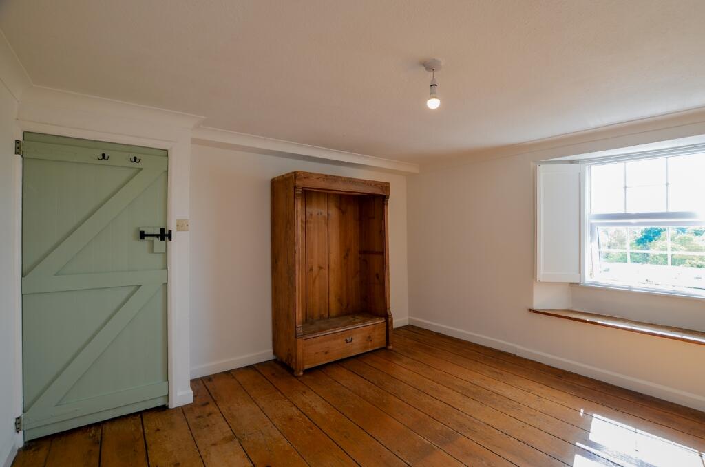 To Book A Viewing Call TPS Lostwithiel on 01208 87