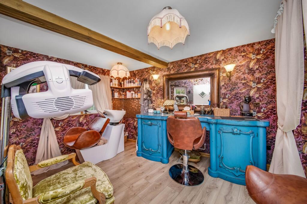 GARDEN ROOM/ HOME OFFICE