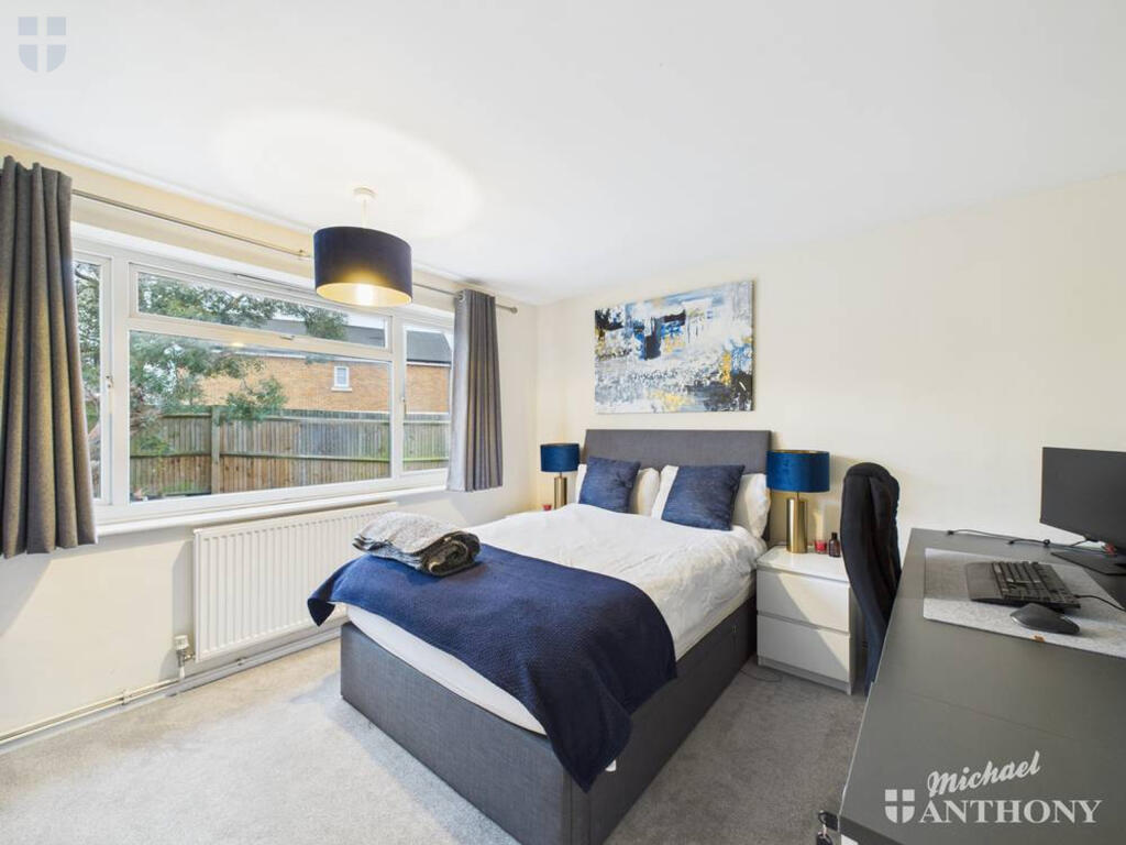 CAM03218G0-PR0853-STILL021-thumbnail-h750-70