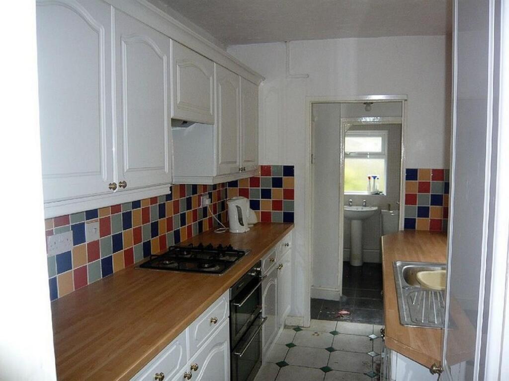Charles Street.48 - kitchen.jpg